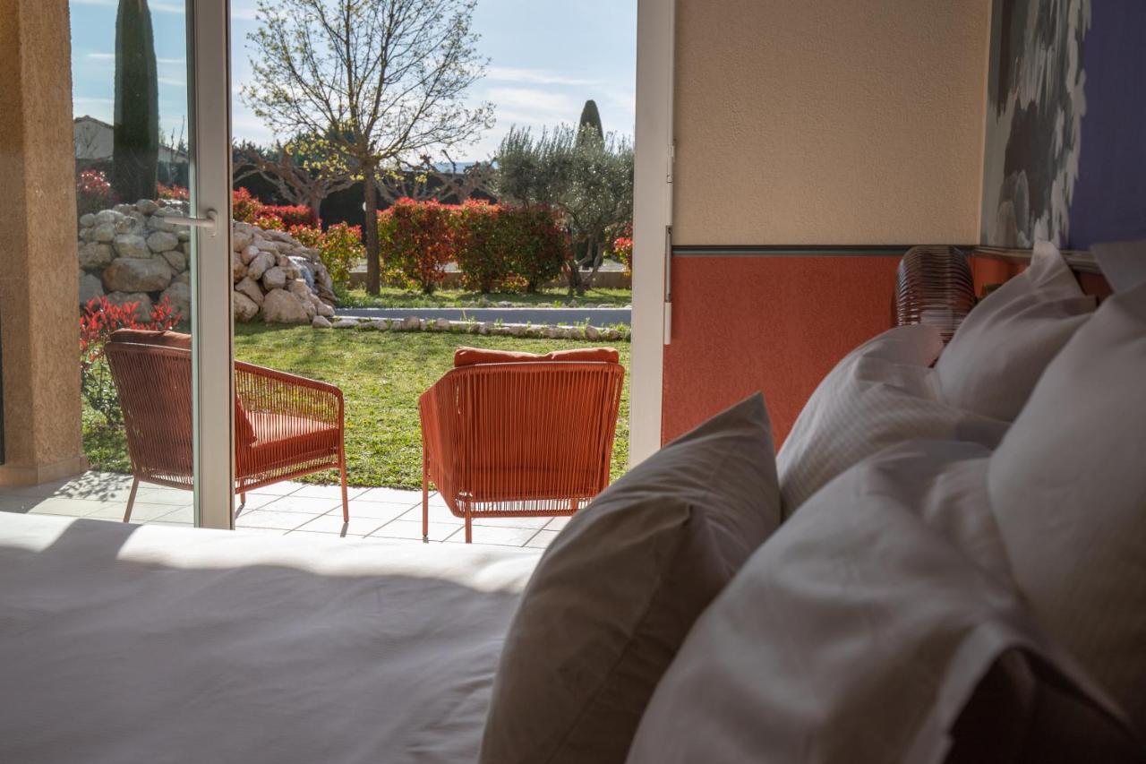 白黄玉之家酒店 佩尔纳勒丰泰纳 外观 照片